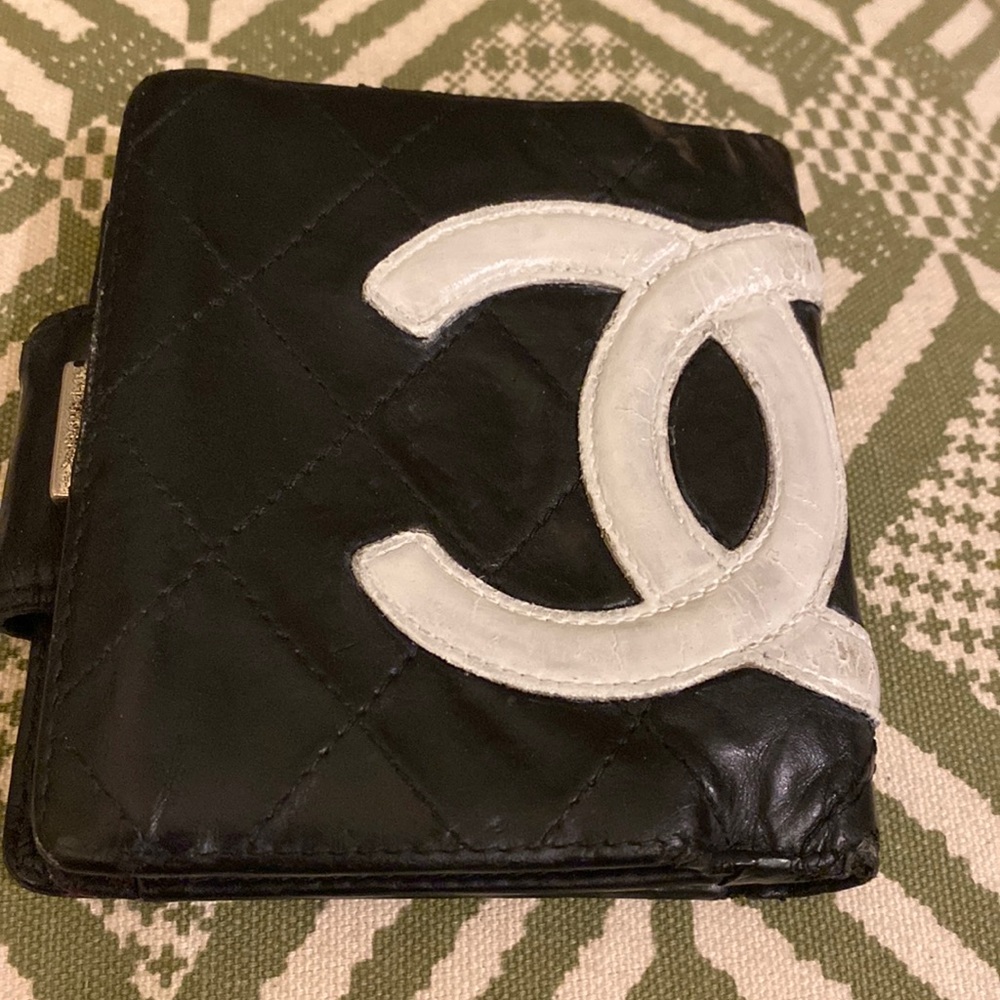 Chanel Small Wallet - Picture 1 of 13